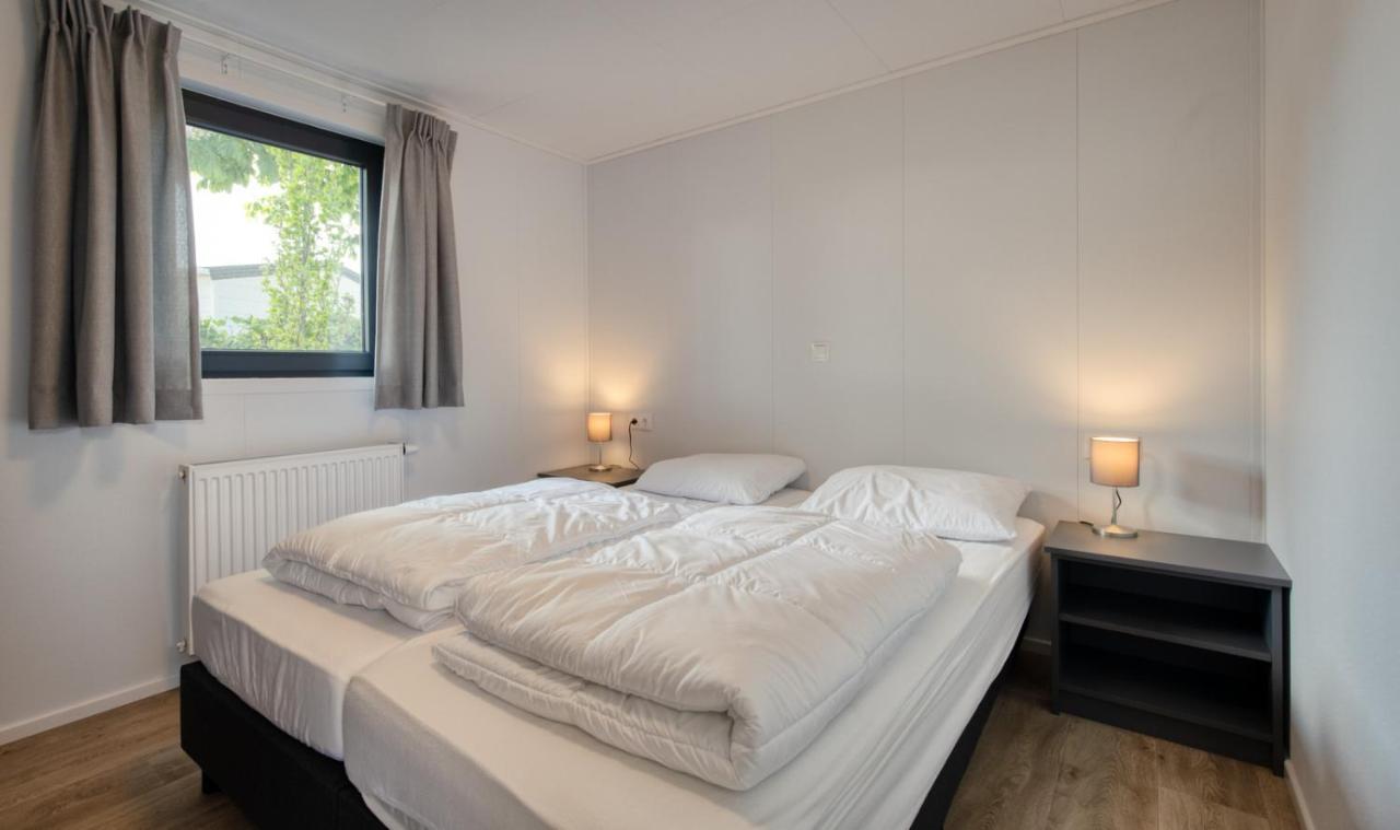 Recreatiepark Jachthaven De Veerstal Lathum - Luxe Chalet Exterior foto