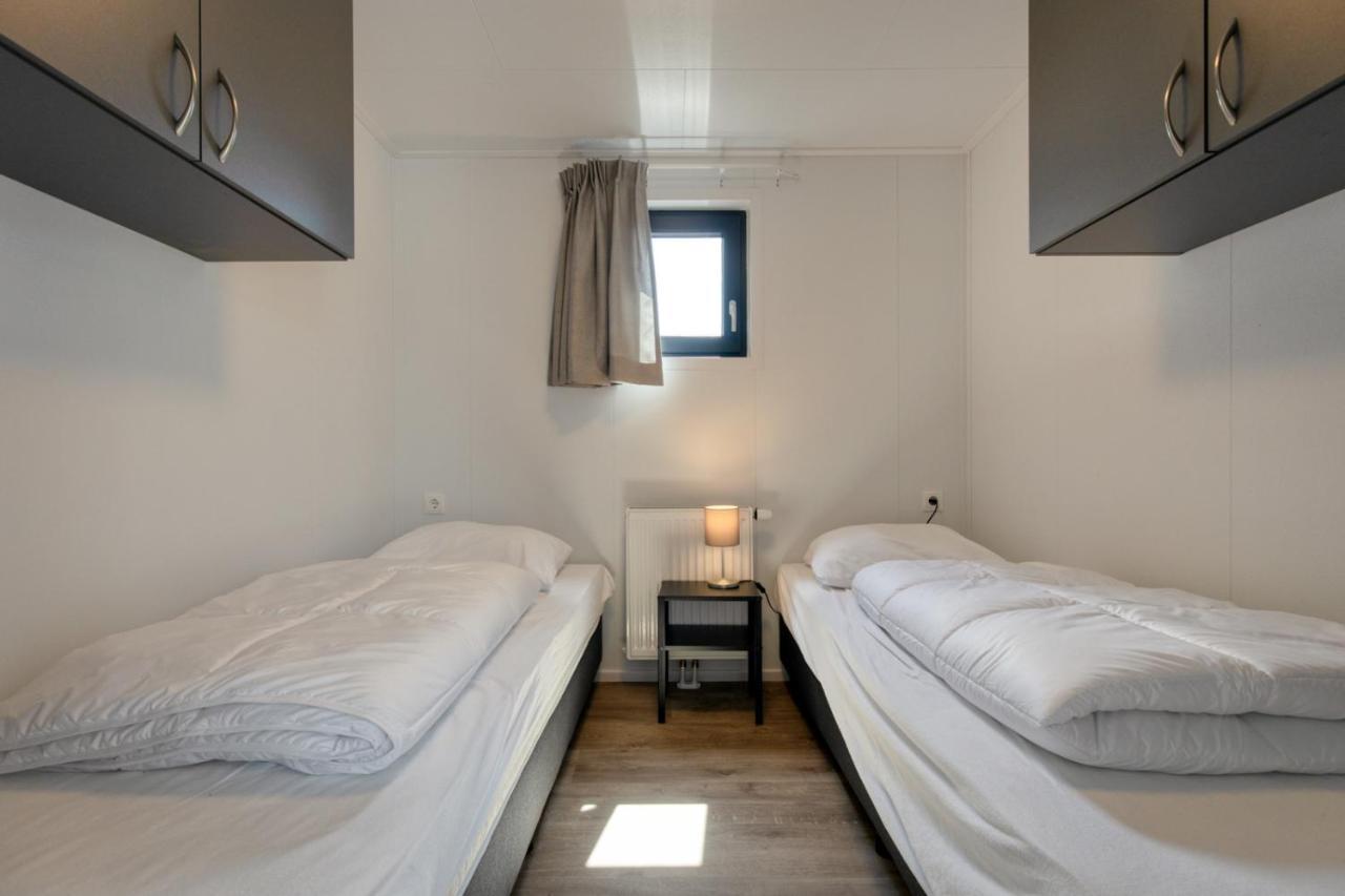 Recreatiepark Jachthaven De Veerstal Lathum - Luxe Chalet Exterior foto